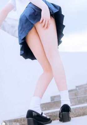 男子被扇耳光后连续打女子头